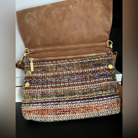 VGUC Hammitt *VIP Medium-Woven Wildflower BG - Picture 3 of 6